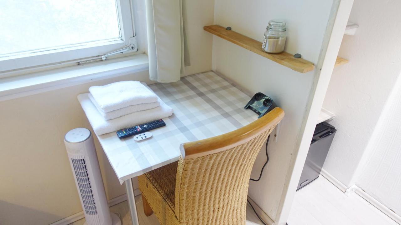 1 Zimmer In Wohngemeinschaft, Netflix, Premium Kabelfernsehen, Kueche Apartman Berlin Kültér fotó